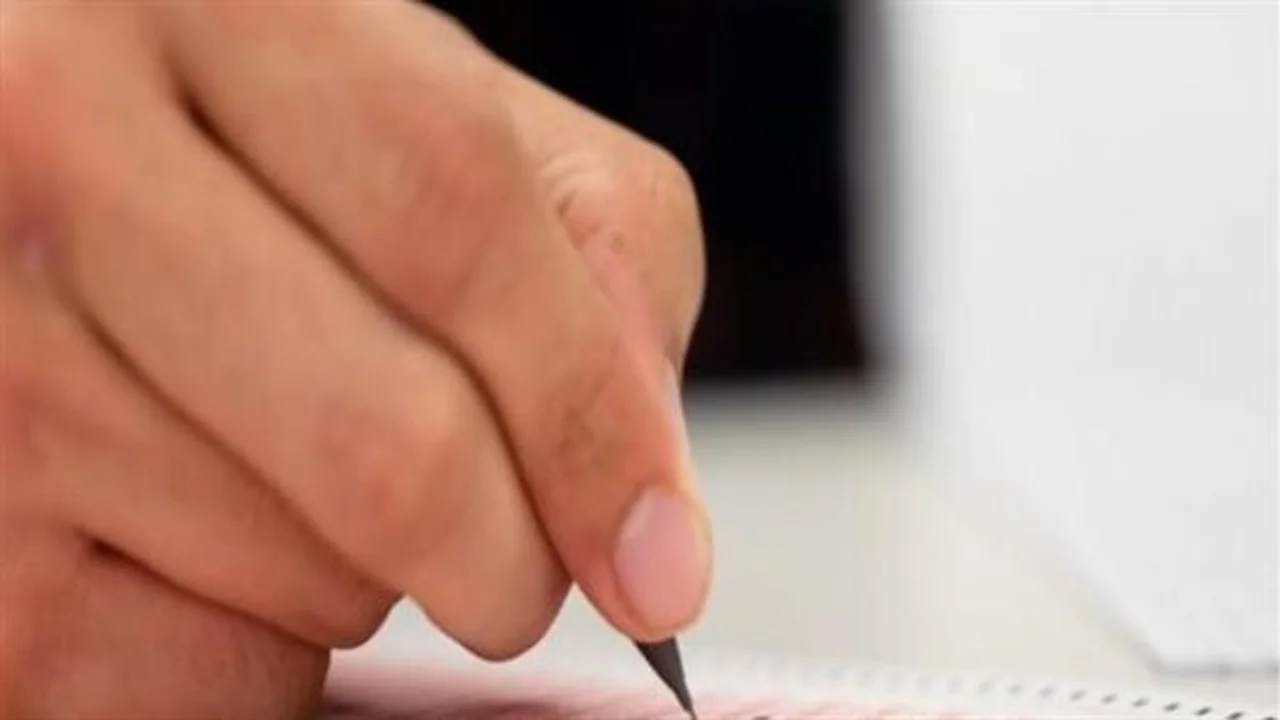 امتحانات جديدة.. تفاصيل مادة الأحياء والرياضيات للثانوية الفنية